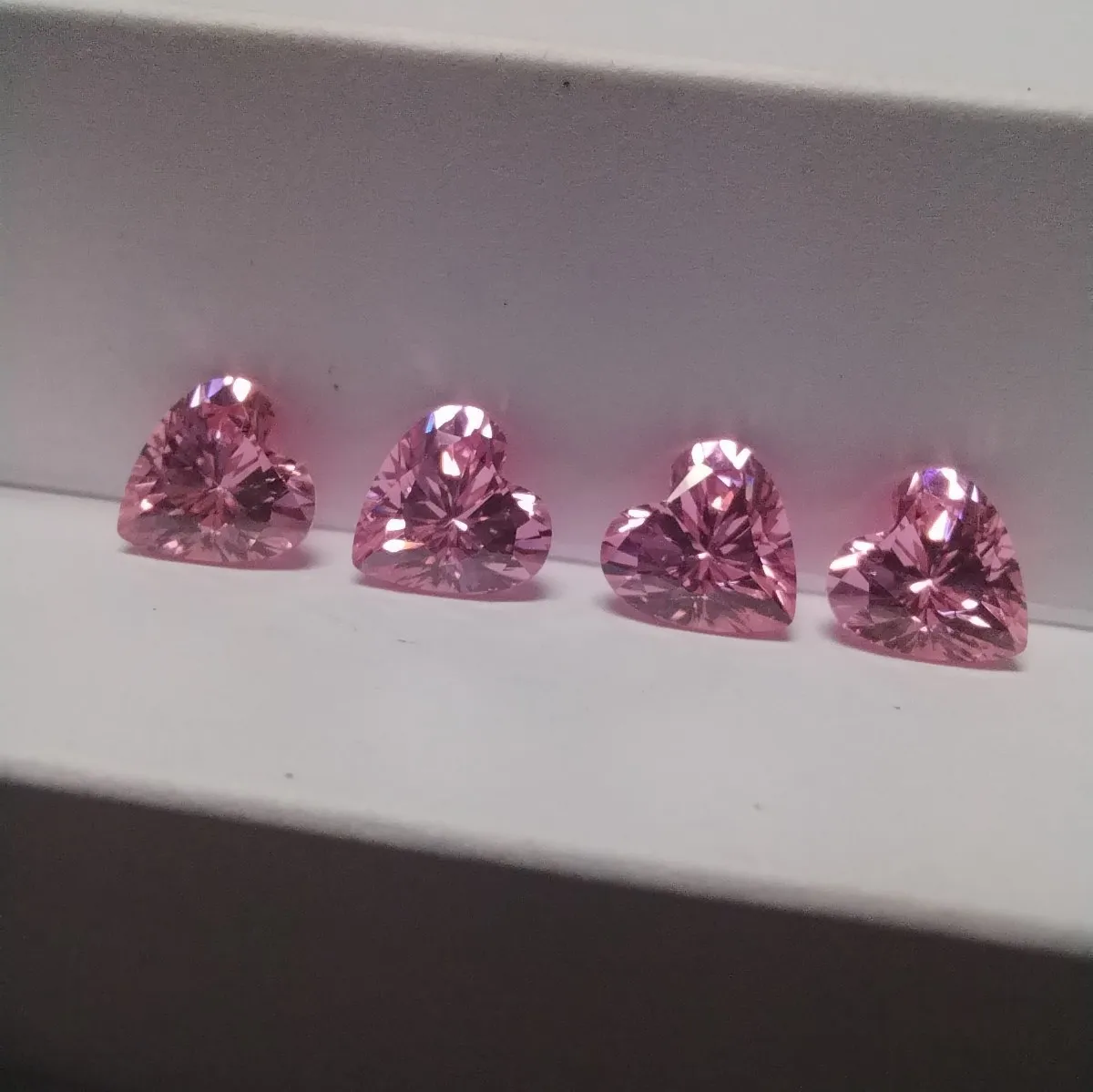 Ružová Papalacha Cubic Zirconia 7x7MM Srdca 10x10MM Rez CZ Kamene Na Šperky